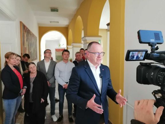 Korodi Attila: olyan listával indulunk, amelyre büszkék lehetünk – iktatták az RMDSZ csíkszeredai jelöltjeit